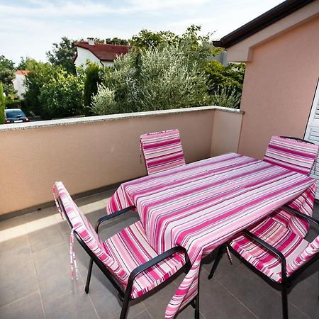 קרק Premium Apartment Near Center And Beach With Parking מראה חיצוני תמונה